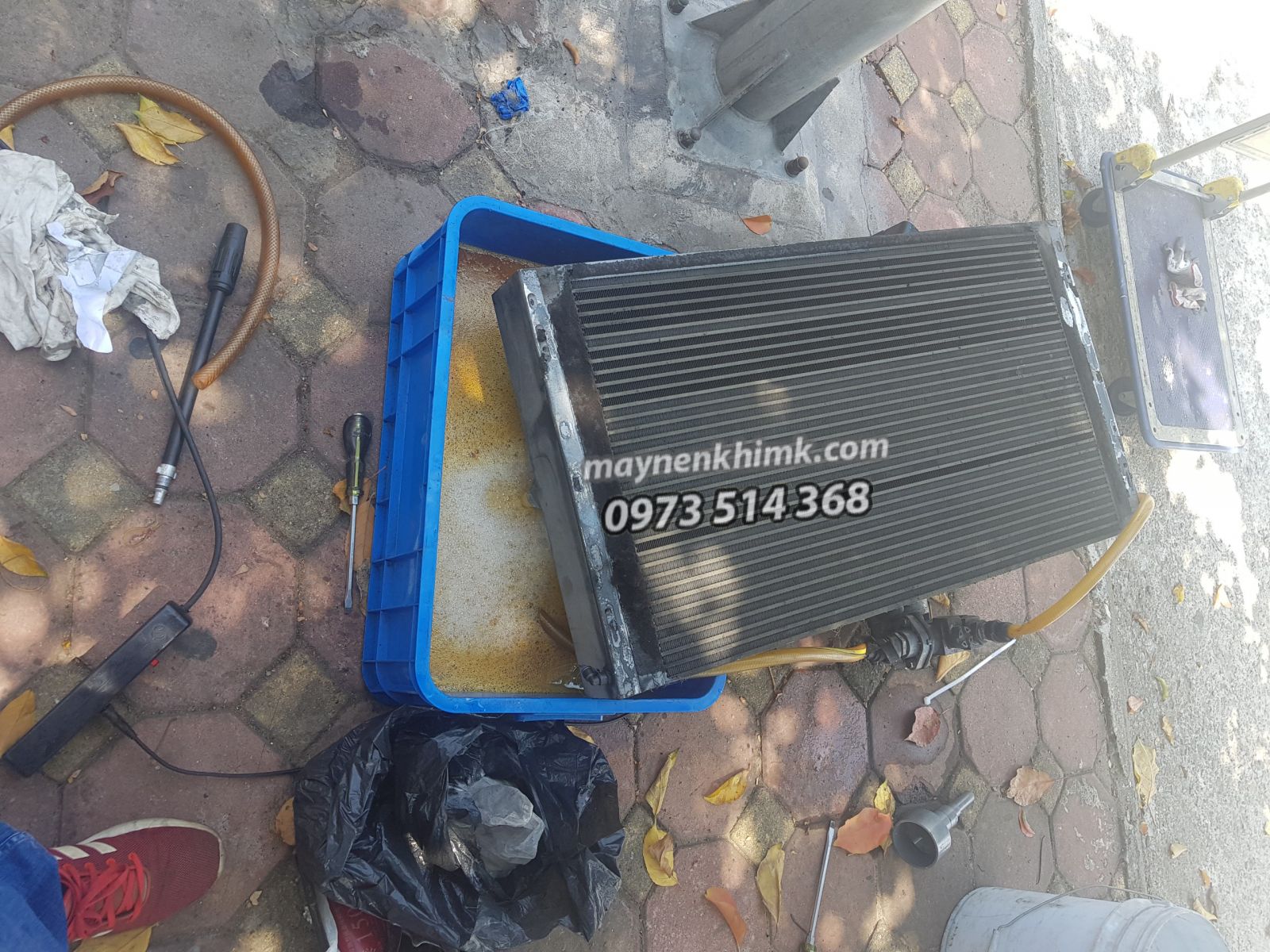 Vệ Sinh Két Làm Mát